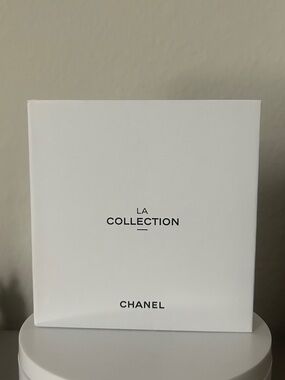 CHANEL White La Collection Box with Black Logo (BOX only)